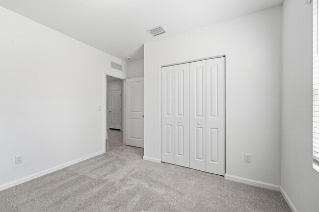 Building Photo - 10739 NW Moon Rise Ln