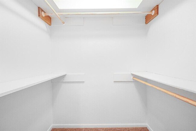 Building Photo - 421 W San Antonio St