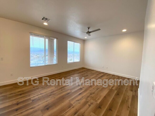 Building Photo - 438 N Stone Mountain Dr