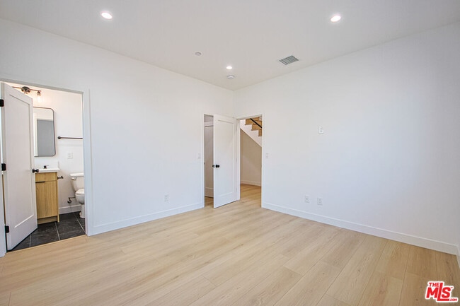 Building Photo - 11736 Gilmore St