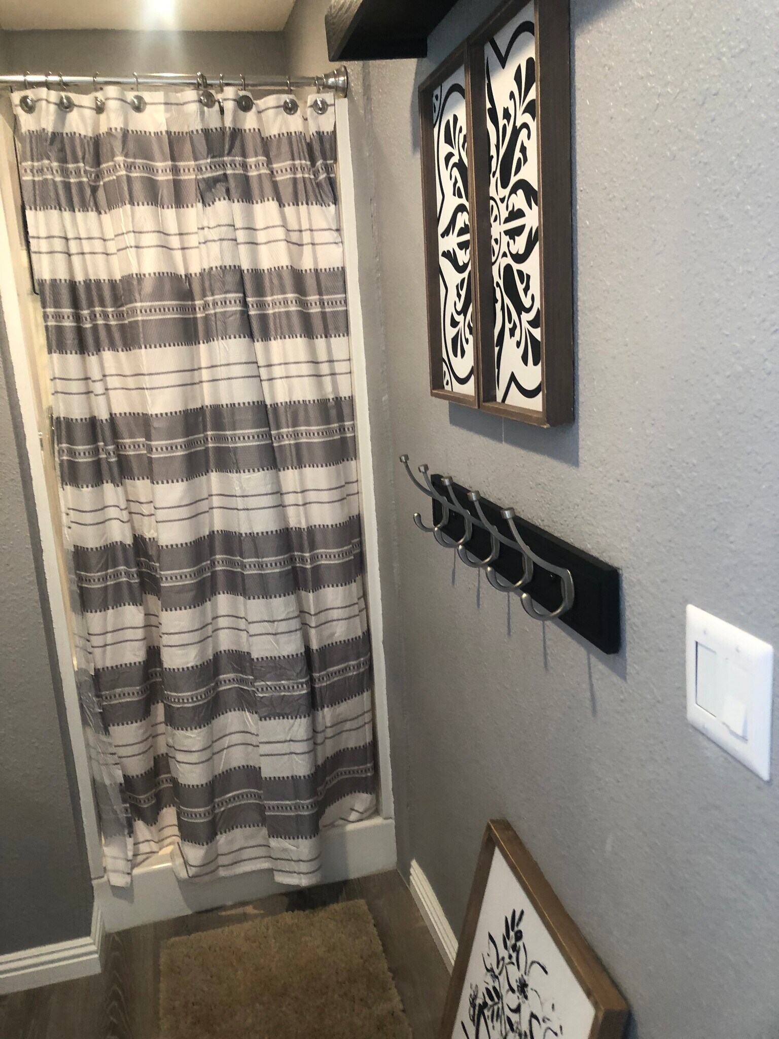 Building Photo - 9310 Dempster Dr