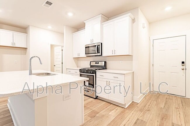 Building Photo - 212 Round Back Way