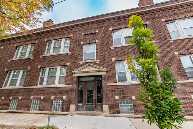 Building Photo - 2018 W Grace St