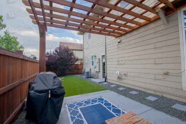 Building Photo - 10294 E 59th Ave