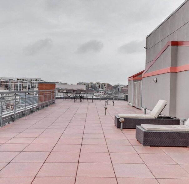 Building Photo - 2120 Vermont Ave NW