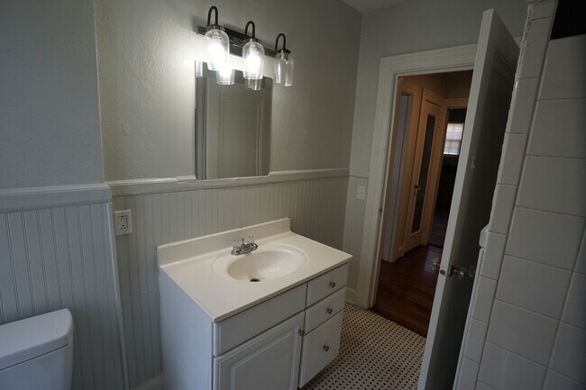 Building Photo - 7223 1st Ave S