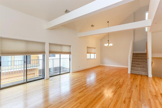 Building Photo - 4406 Koehler St