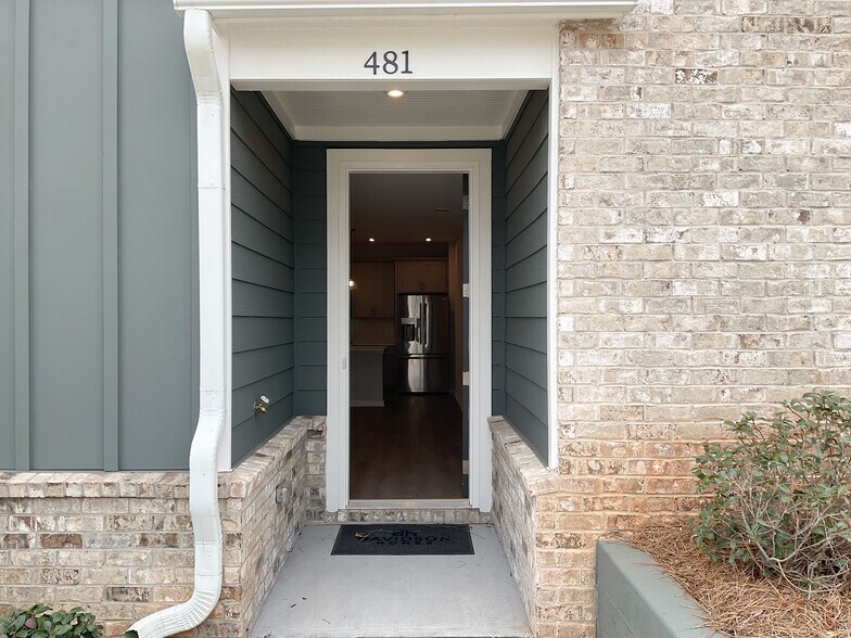 Building Photo - 481 Crown Dr