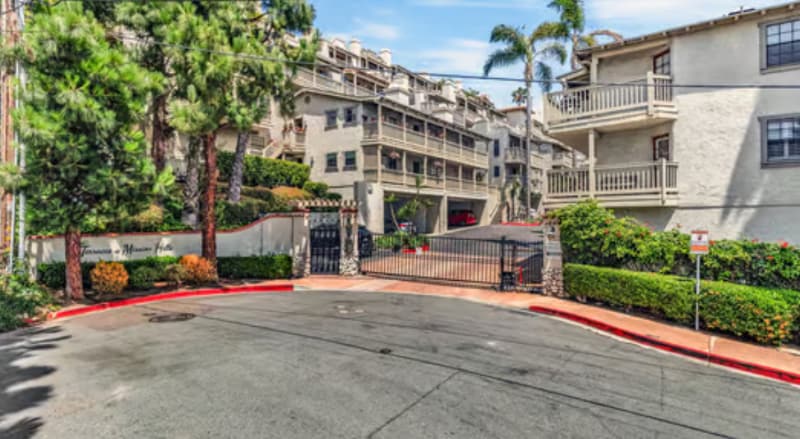 Building Photo - 3975 Hortensia St