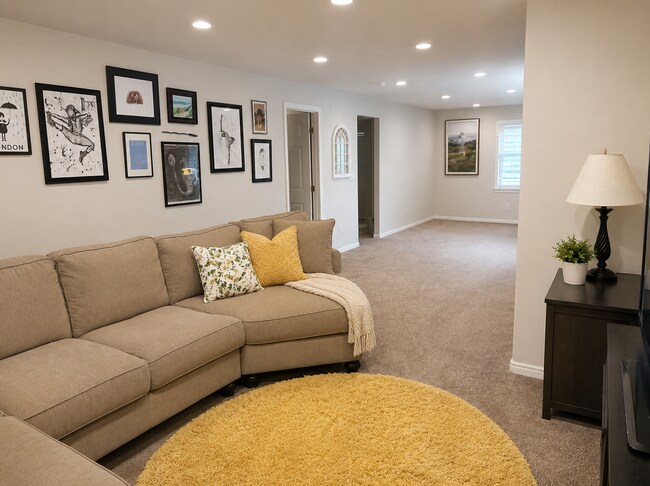 Building Photo - Spacious 5-Bedroom Home in Prime Lehi Location