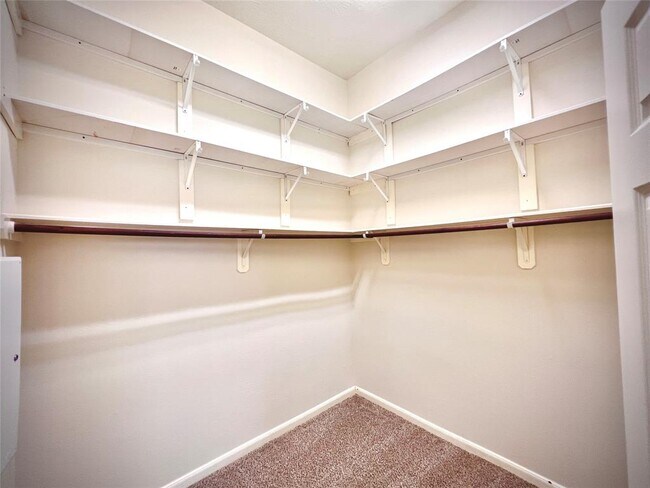 Building Photo - 6718 Glenkirk Pl