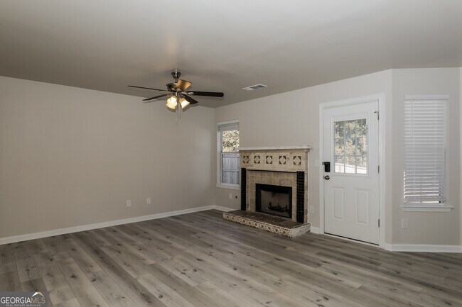 Building Photo - 1055 Field View Dr