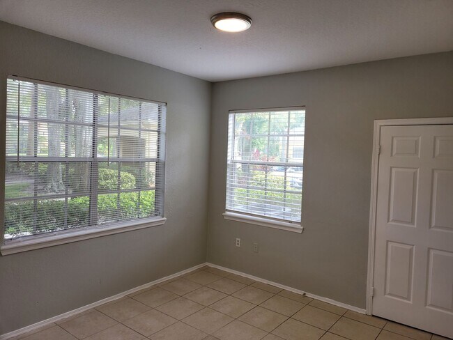 Building Photo - Freshly Updated 3 bedroom 2 bath at The Ma...