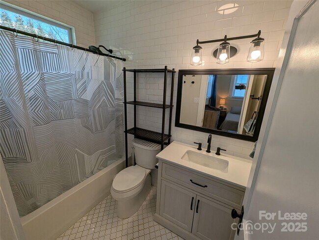 Building Photo - 28 Woodrow Ave