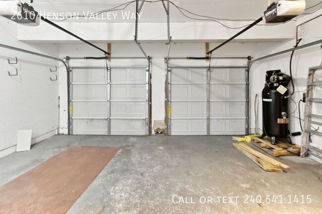 Building Photo - 2610 Henson Valley Way