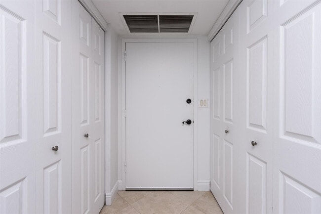 Building Photo - 2500 NE 48th Ln