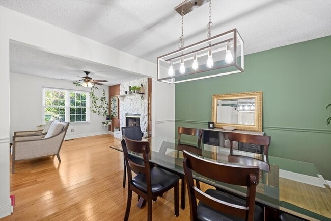 Building Photo - 8410 Smoketree Cir
