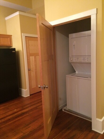 Building Photo - 309 N Main St