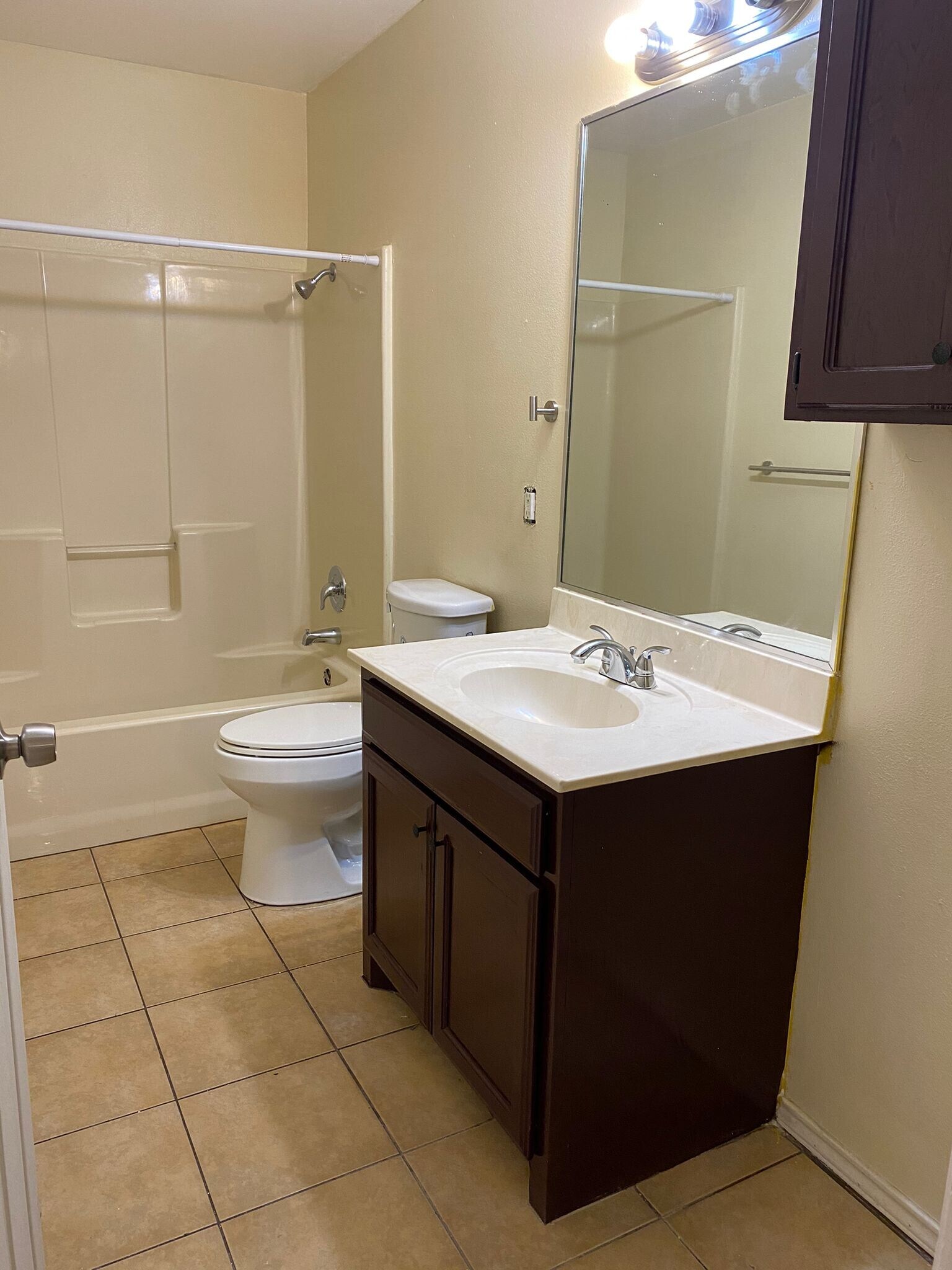 Building Photo - 1319 Nesmith St