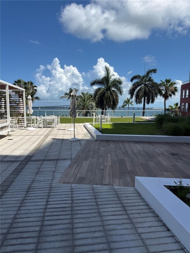 Building Photo - 1541 Brickell Ave