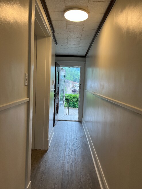 Building Photo - 103 N 7th St