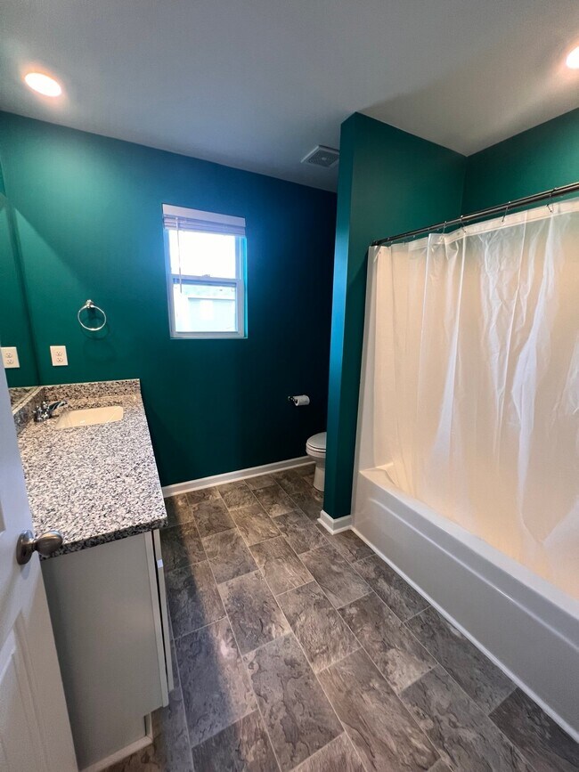 Building Photo - 1510 Ashgrove Pl