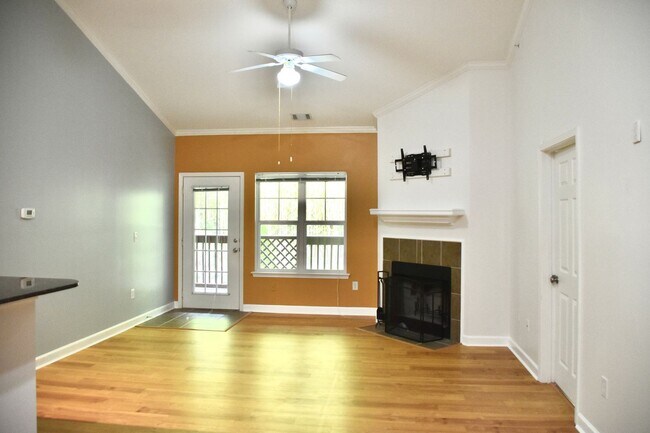 Building Photo - Asheville Condo Rental w/ Garage!