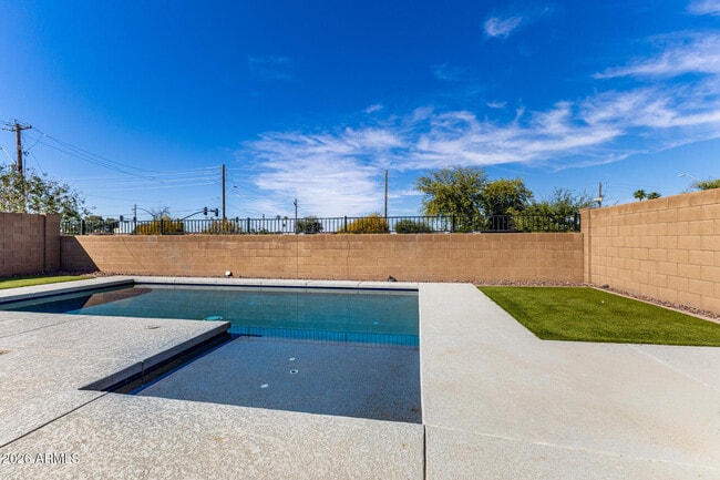 Building Photo - 11410 N 50th Ln