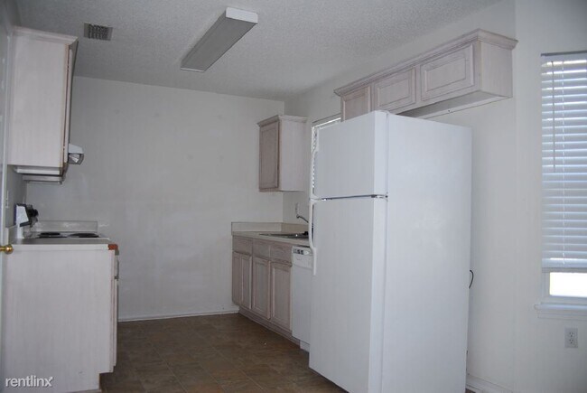 Building Photo - 3 br, 2 bath House - 11176 Hendry Dr