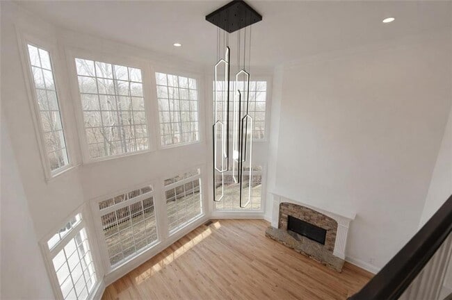 Building Photo - 1430 Hillcrest Heights