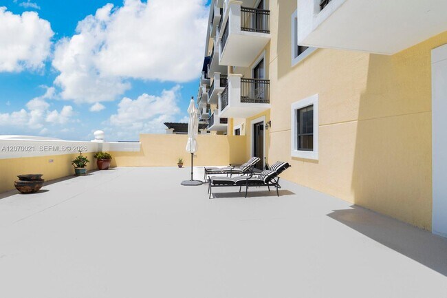 Building Photo - 8395 SW 73rd Ave