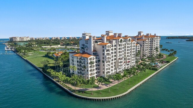 Building Photo - 5365 Fisher Island Dr