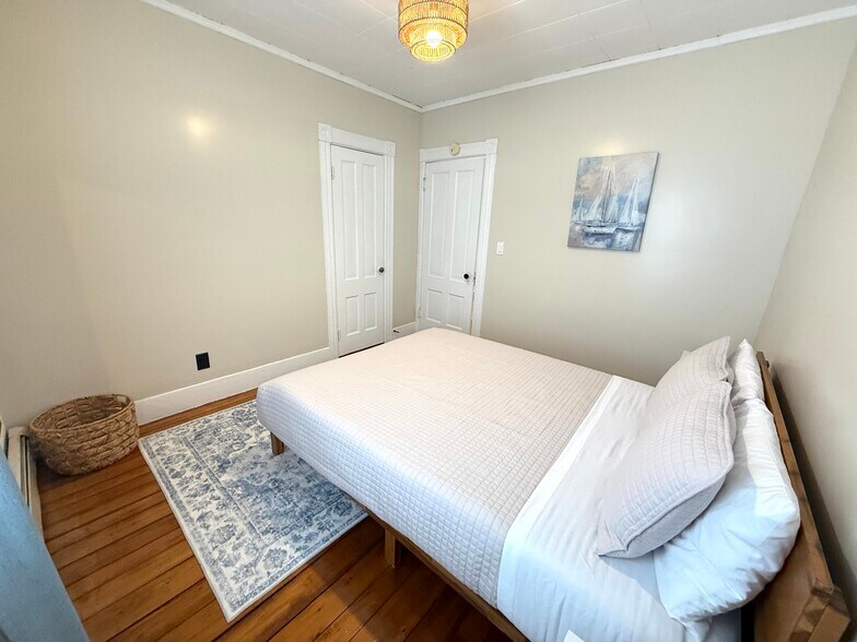 Bedroom #1 - 15 Summit St