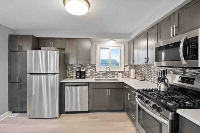 Building Photo - 409 Clifton Ct