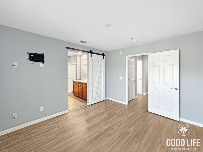 Building Photo - Spacious 2BD/3BA Condo in Chula Vista with Walk-In Closet, Community Pool & 2-Car Garage