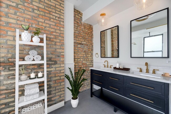 Building Photo - 06 - Mil 1371 LLC