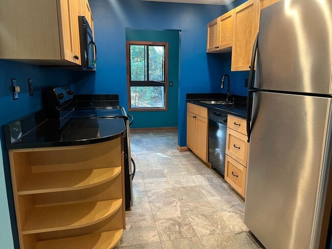 Building Photo - One-Level Updated Home in Hilton Head Plan...