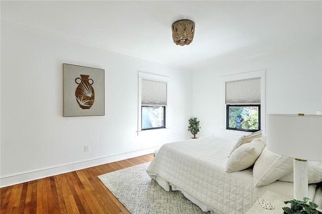 Building Photo - 310 Elmgrove Ave