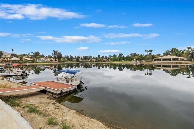 Building Photo - Lakefront Home for Lease – Panoramic Views...