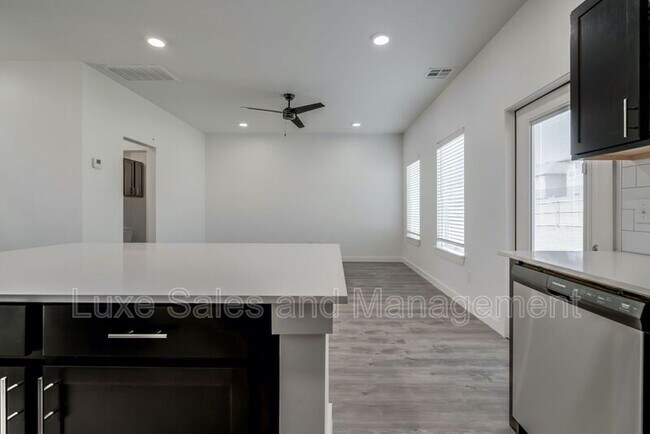 Building Photo - 7901 NW 135th Terrace