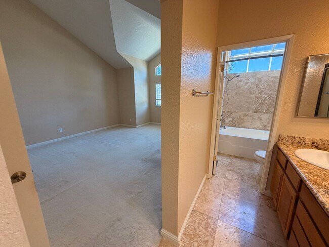 Building Photo - Beautiful Spacious Two Story Home in Pleasanton!