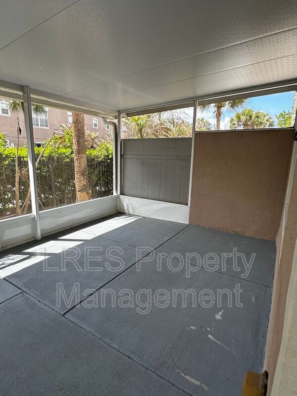 Building Photo - 2825 Cliffe Ct