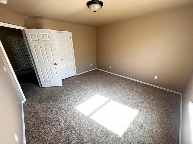 Building Photo - 8224 Hillers Rd