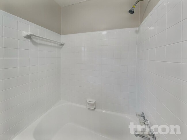 Building Photo - 4930 Sugar Creek Dr