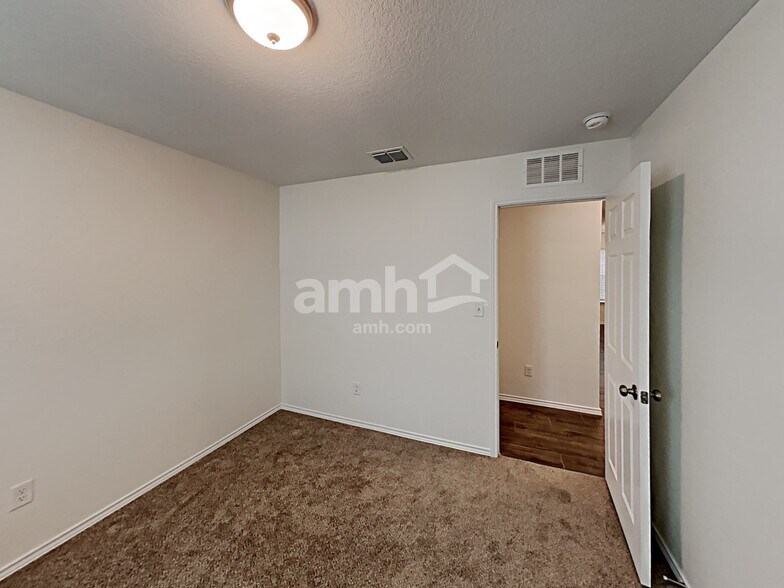 Building Photo - 213 Texas Thistle