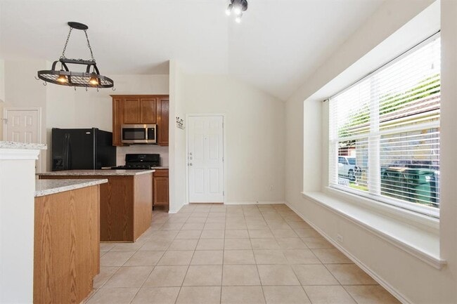 Building Photo - 224 Poplarwood Dr