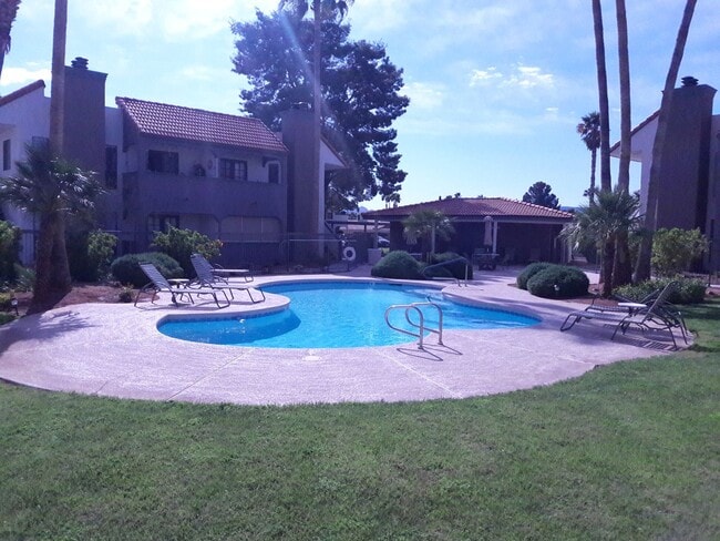 Building Photo - 1412 Bass Dr