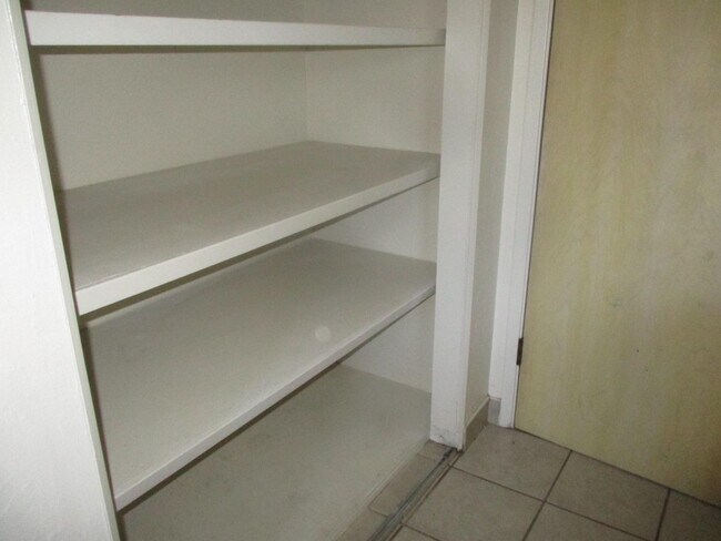 Building Photo - 757 Gary St