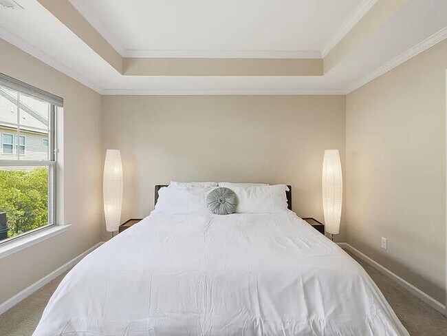 Building Photo - Lease OR Lease to Own