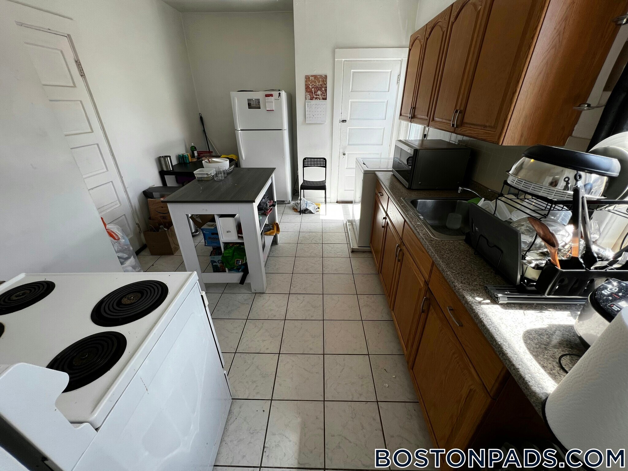 Building Photo - 208 Kelton St